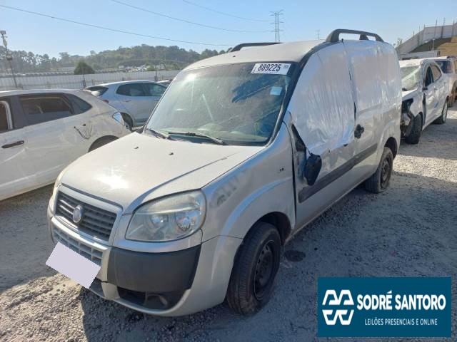 FIAT DOBLO ESSENCE 1.8 16V E.TORQ  2013 